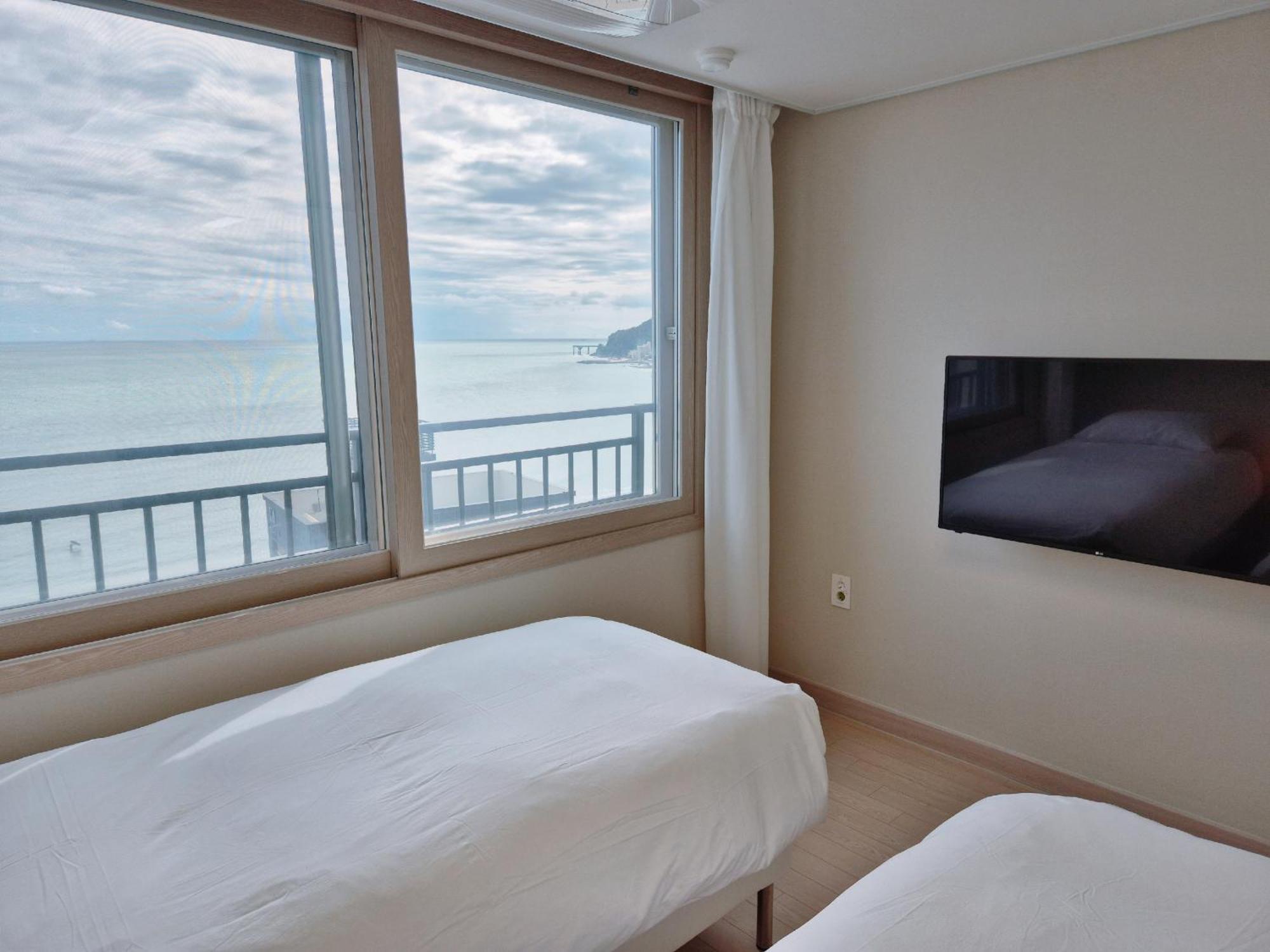 The First Ocean Songjeong Hotel Busan Exterior photo