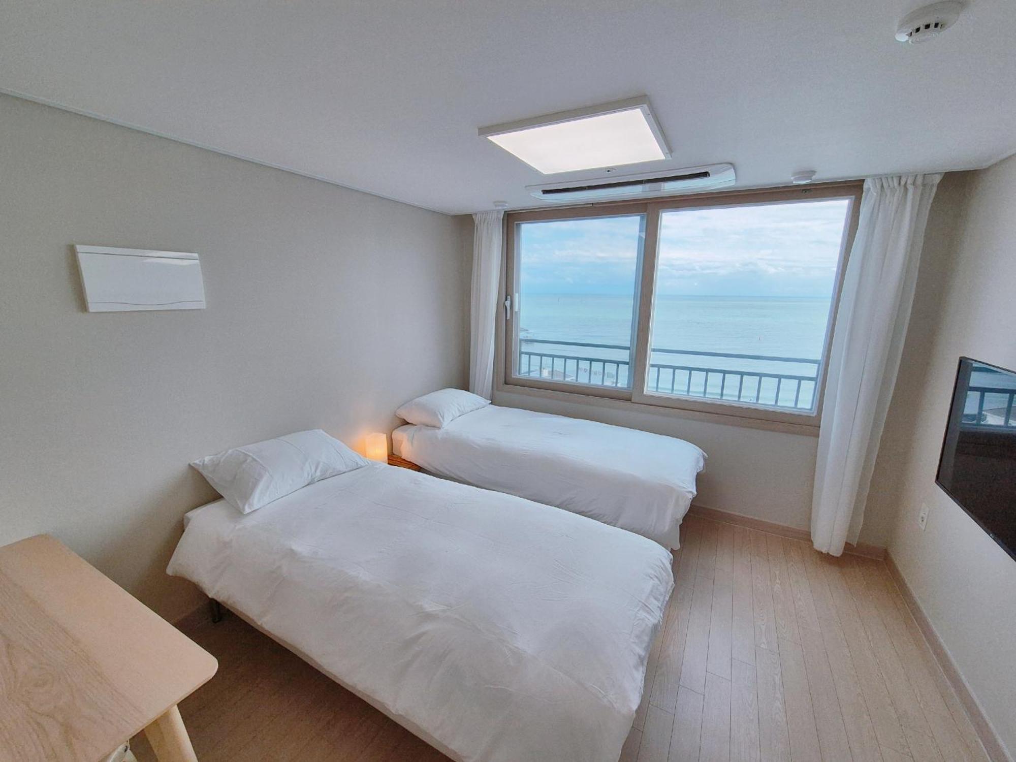 The First Ocean Songjeong Hotel Busan Exterior photo