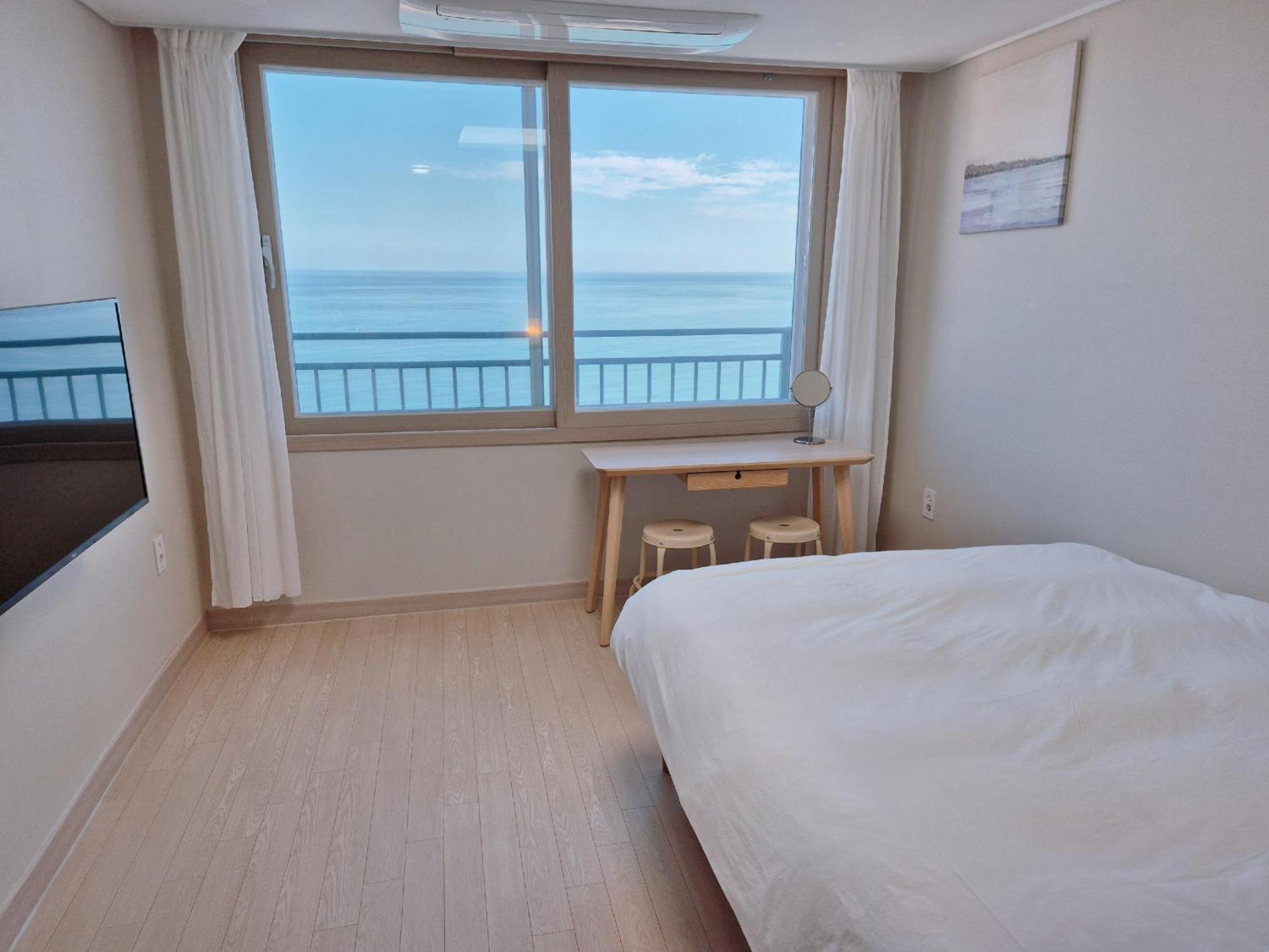 The First Ocean Songjeong Hotel Busan Exterior photo