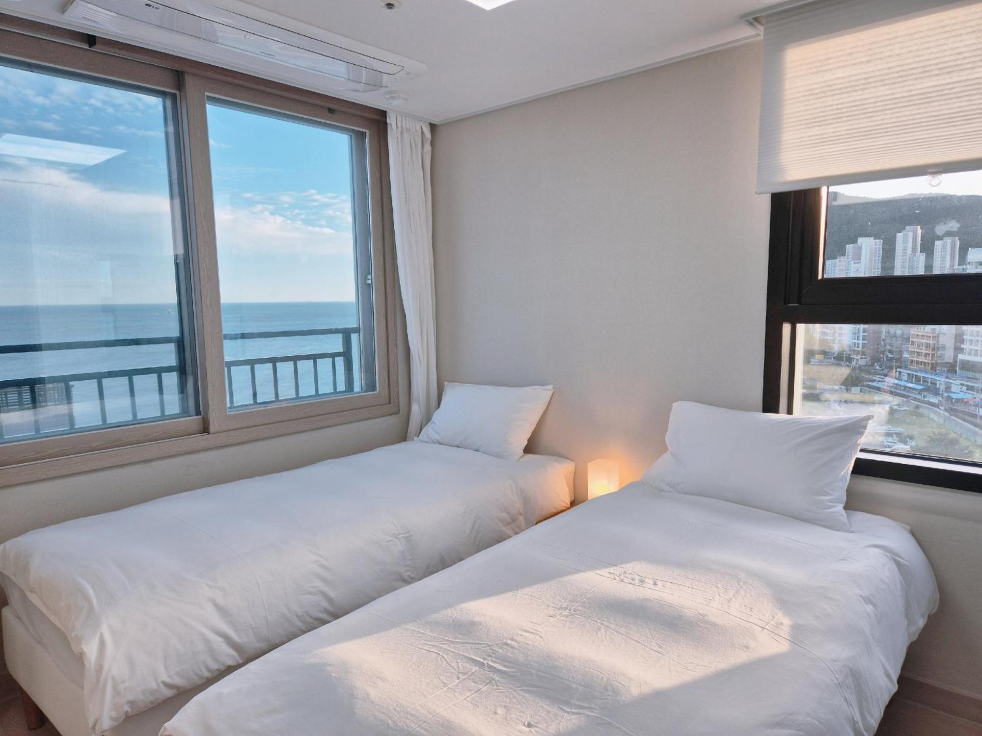 The First Ocean Songjeong Hotel Busan Exterior photo